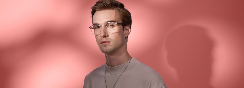 Green eyes: interesting facts and best glasses to make them shine