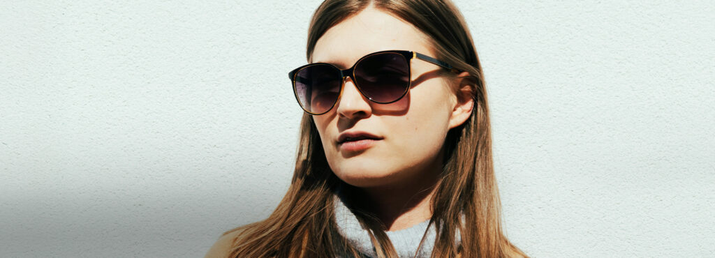 How to choose sunglasses for light sensitive eyes? 