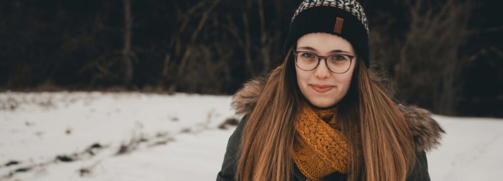 How to stop glasses from fogging up in cold weather 
