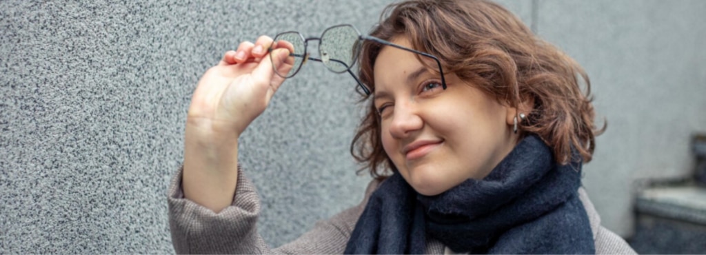 How to prevent scratches on glasses