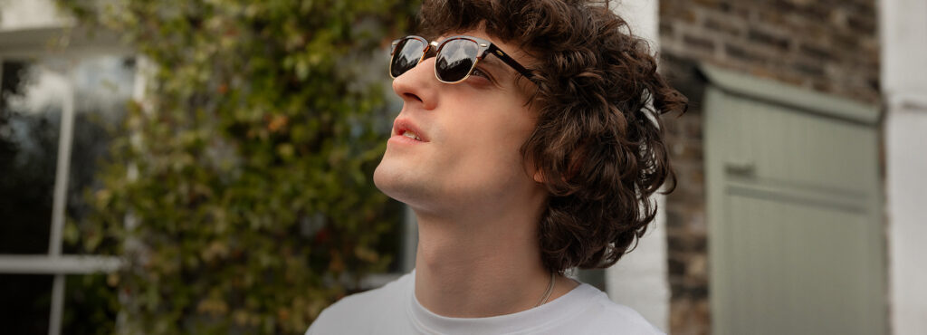 Polarised vs non-polarised lenses: what’s best for summer?