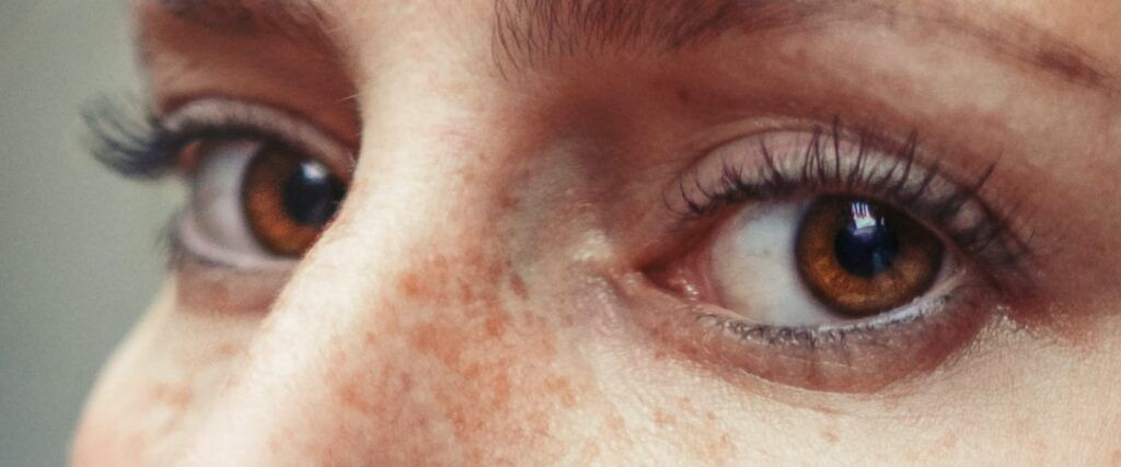 Close-up of brown-eyed lady looking to the right