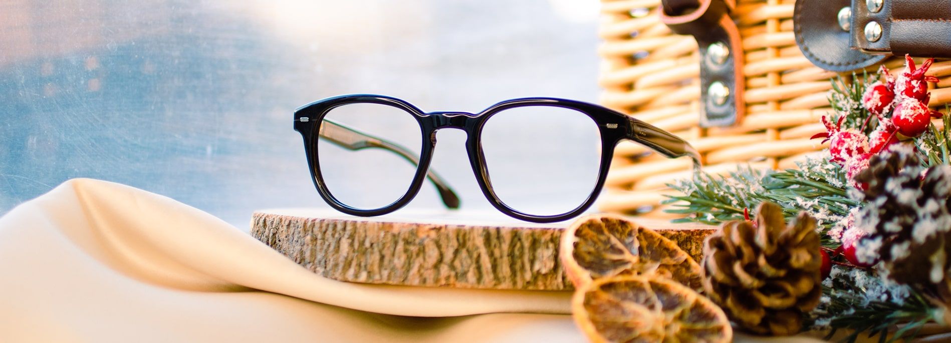 5 dazzling glasses styles to wear at Christmas events
