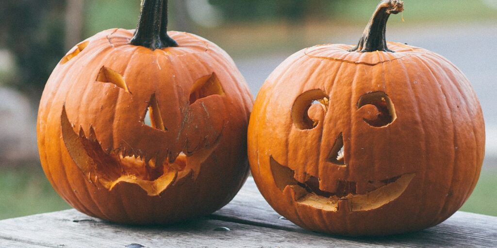 5 frightfully good Halloween costumes with glasses