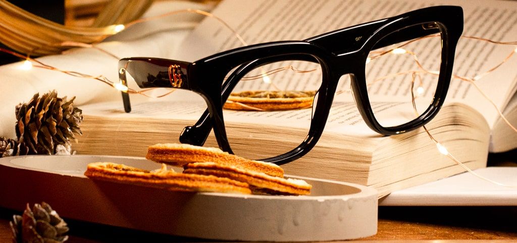 5 dazzling glasses styles to wear at Christmas events