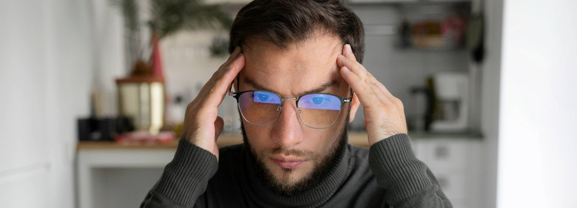 When to replace glasses: signs and tips