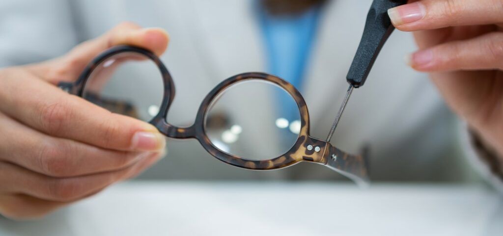 What to do with old glasses: recycle, donate or reuse
