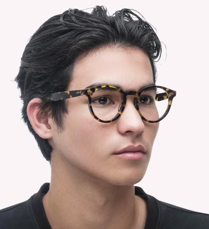 Discover 2024’s top trendiest hairstyles with glasses